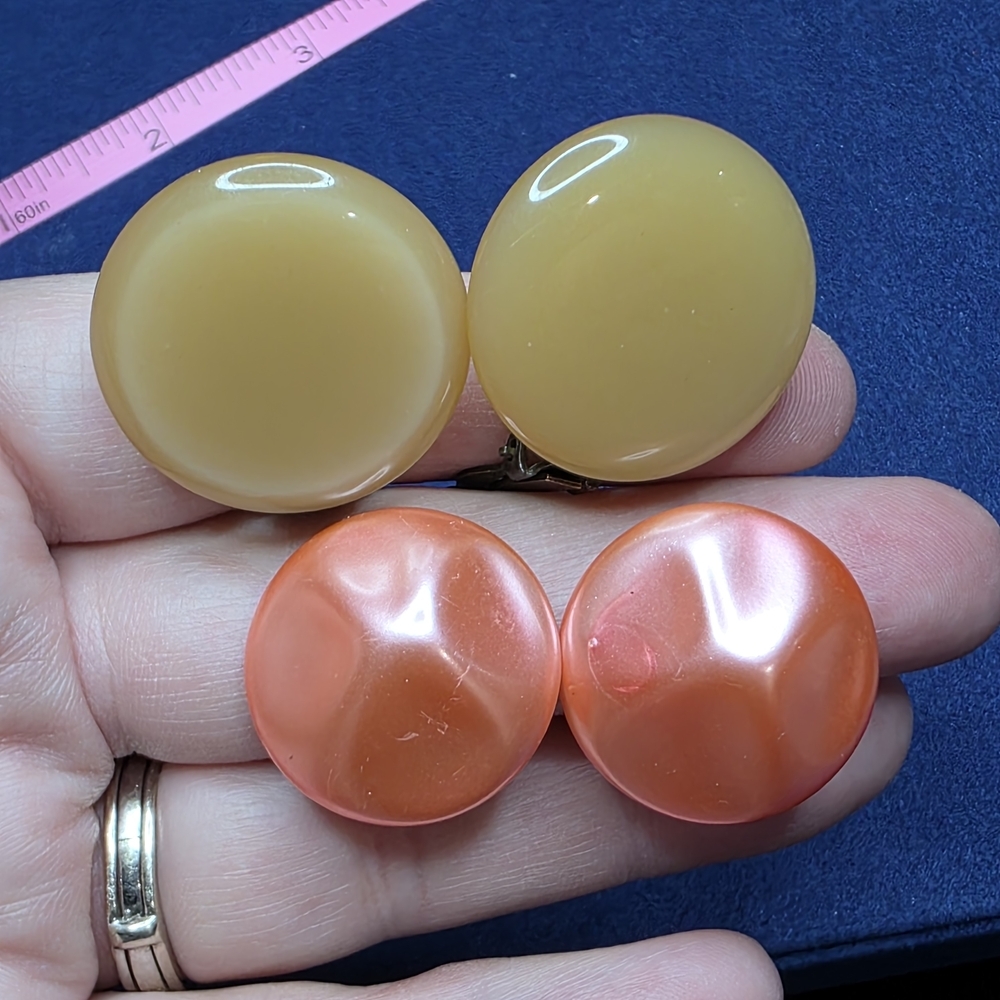 Vintage Japan Clip On Earrings Lot 2 Pairs Mid Century Pink Beige 894 - Picture 2 of 5